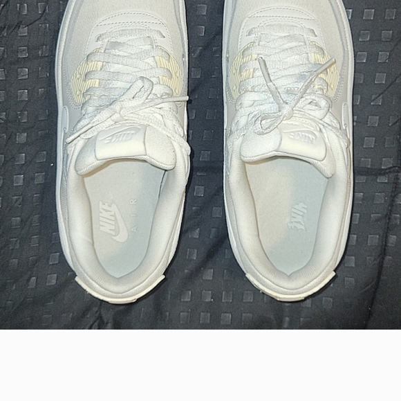 Nike Air Max Women's 90 LV8 color Sail/Phantom/Light Orewood Brown - Picture 9 of 9